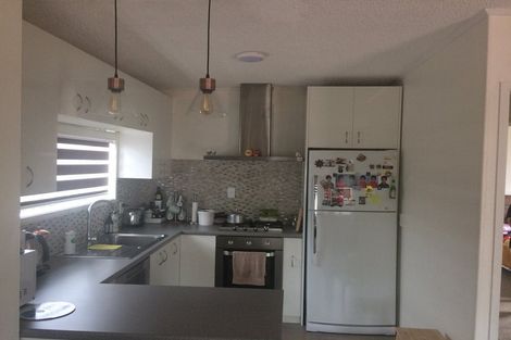 Photo of property in 2/43 Dale Crescent, Pakuranga, Auckland, 2010