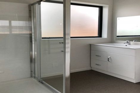 Photo of property in 121 Flanshaw Road, Te Atatu South, Auckland, 0610