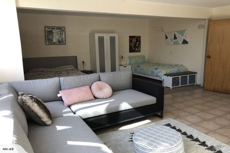 Photo of property in 45 Mana View Road, Paremata, Porirua, 5026