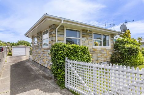 Photo of property in 84 Donovan Road, Paraparaumu Beach, Paraparaumu, 5032