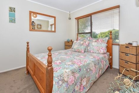 Photo of property in 21 Taihiki Road, Clarks Beach, 2122