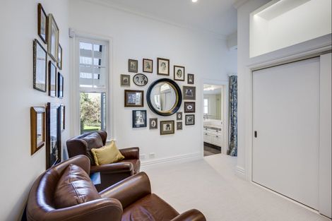 Photo of property in 59 Busby Hill, Havelock North, 4130