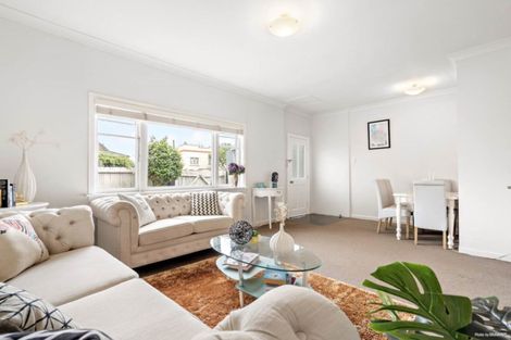 Photo of property in 26a Chedworth Drive, Glenfield, Auckland, 0629