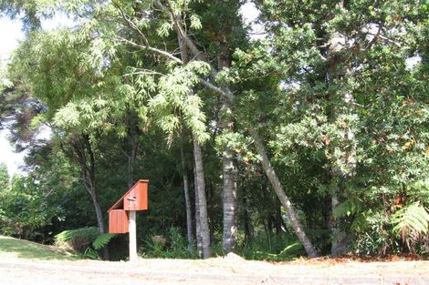 Photo of property in 25 Opou Road, Titirangi, Auckland, 0604