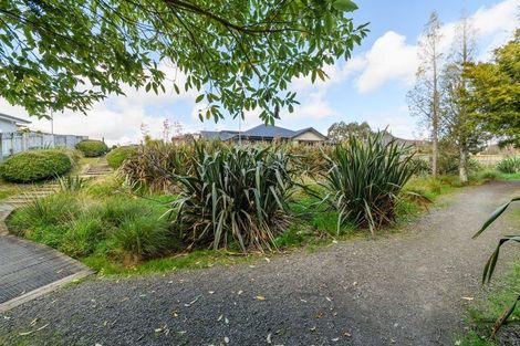 Photo of property in 33 Galea Grove, Kelvin Grove, Palmerston North, 4414