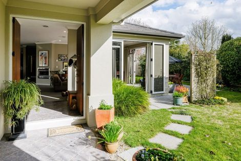 Photo of property in 61 Bowen Street, Cambridge, 3434