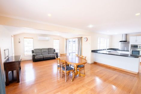 Photo of property in 2 Rosebank Avenue, Kelvin Grove, Palmerston North, 4414