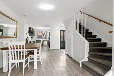 Photo of property in 6 Barnea Circle, Glen Eden, Auckland, 0602