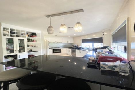 Photo of property in 2 Centorian Drive, Windsor Park, Auckland, 0632