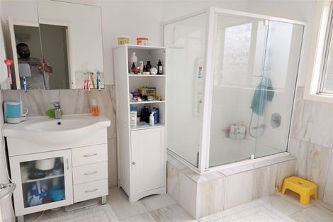 Photo of property in 14 Aralia Road, Sunnynook, Auckland, 0620