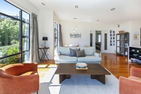 Photo of property in 16 Iles Lane, Cashmere, Christchurch, 8022