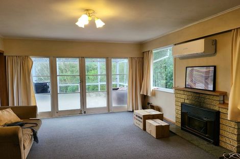 Photo of property in 27 Lynda Avenue, Paparangi, Wellington, 6037