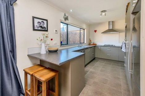 Photo of property in 20 Fairford Avenue, Henderson, Auckland, 0612