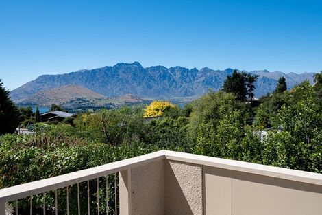 Photo of property in 12 Greenstone Place, Fernhill, Queenstown, 9300