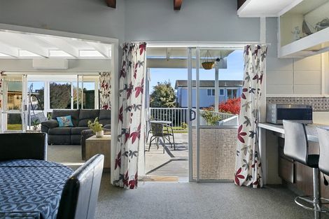 Photo of property in 6 Regents Grove, Richmond Heights, Taupo, 3330