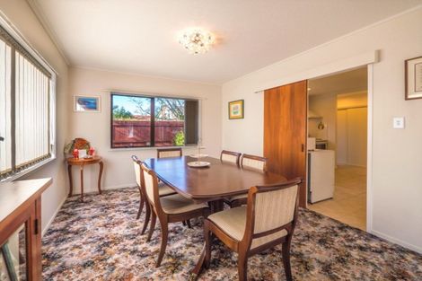 Photo of property in 2/6 Ti Nana Crescent, Henderson, Auckland, 0610