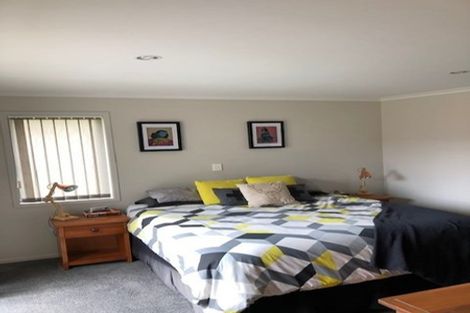 Photo of property in 52 Fairfax Crescent, Pyes Pa, Tauranga, 3112