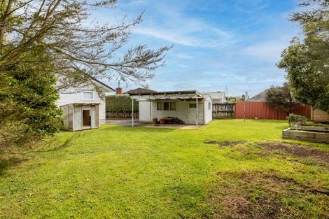 Photo of property in 73 Gloria Avenue, Te Atatu Peninsula, Auckland, 0610