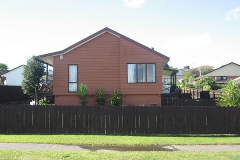 Photo of property in 14 De Quincey Terrace, Highland Park, Auckland, 2010