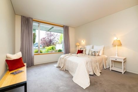 Photo of property in 2/5 Tanner Street, Havelock North, 4130