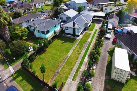 Photo of property in 8 Blake Road, Mangere East, Auckland, 2024