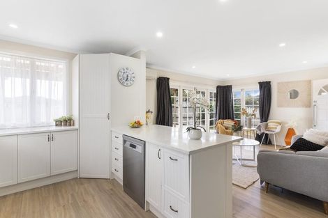 Photo of property in 1/1 Cooper Place, Papakura, 2110