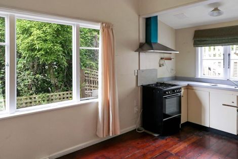 Photo of property in 33 Nottingham Street, Karori, Wellington, 6012