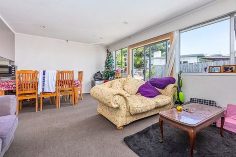 Photo of property in 2/3 Martin Road, Manurewa, Auckland, 2102