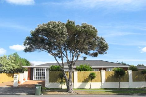 Photo of property in 35 Heta Road, Highlands Park, New Plymouth, 4312