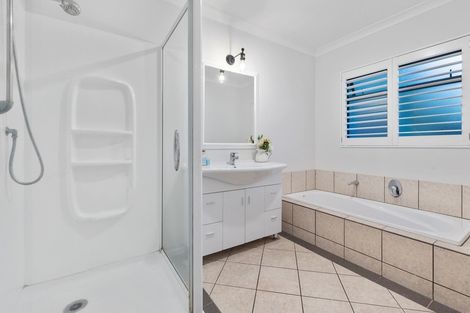 Photo of property in 12 Veronica Close, Red Beach, 0932