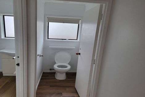 Photo of property in 2/59 Seaview Road, Glenfield, Auckland, 0629