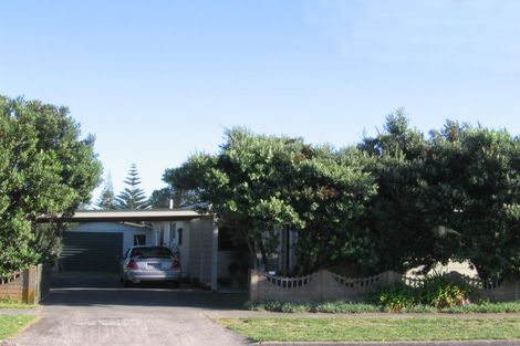 Photo of property in 20 Reeves Street, Waikanae Beach, Waikanae, 5036