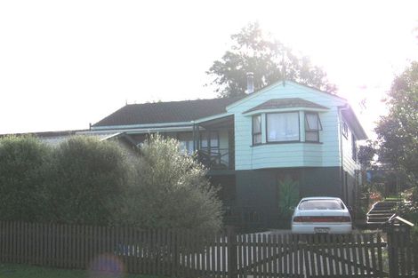 Photo of property in 16 Landow Place, Henderson, Auckland, 0612