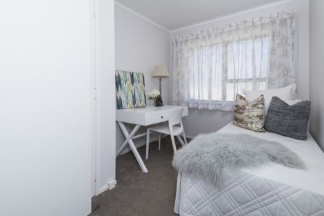 Photo of property in 2/123 Prince Regent Drive, Half Moon Bay, Auckland, 2012