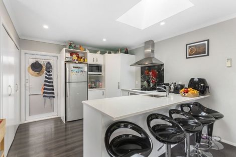 Photo of property in 209a Waddington Drive, Naenae, Lower Hutt, 5011