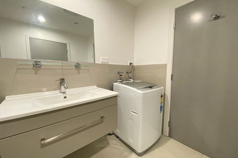 Photo of property in Wyndham Gardens Apartments, 30 Red Oaks Drive, Frankton, Queenstown, 9300