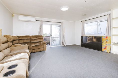 Photo of property in 1/6 Bundena Place, Clendon Park, Auckland, 2103