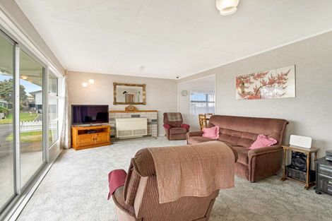 Photo of property in 19 Tainui Street, Castlecliff, Whanganui, 4501