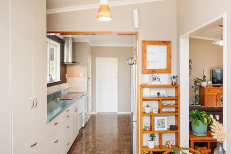 Photo of property in 121 Ruamahanga Crescent, Terrace End, Palmerston North, 4410