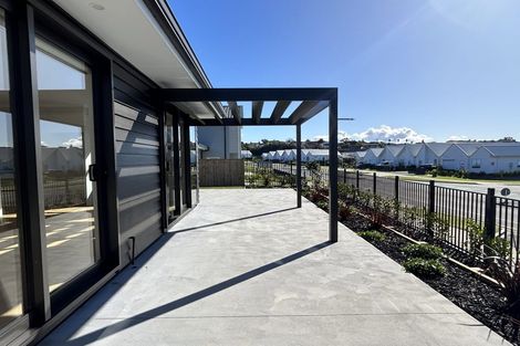 Photo of property in 2 Kuku Avenue, Red Beach, 0932