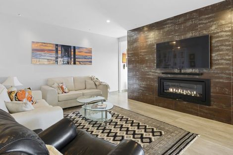 Photo of property in 8a Mandalay Lane, Redcliffs, Christchurch, 8081