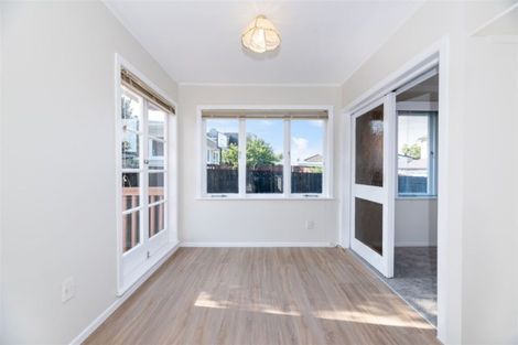 Photo of property in 4 Longburn Road, Henderson, Auckland, 0610