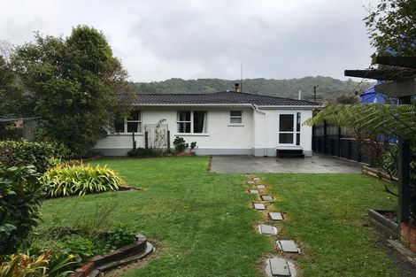 Photo of property in 128 Waikawa Road, Picton, 7220