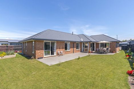 Photo of property in 92 Rannoch Drive, Broomfield, Christchurch, 8042