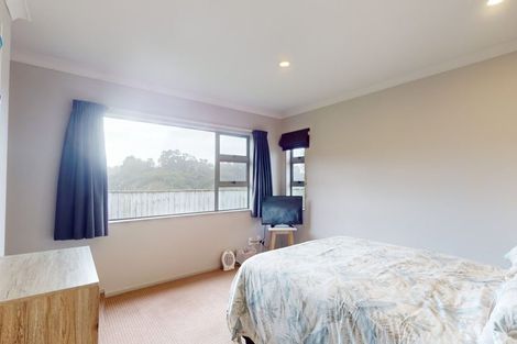 Photo of property in 2 Gennaker Lane, Whitby, Porirua, 5024