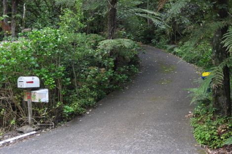 Photo of property in 428 Scenic Drive, Waiatarua, Auckland, 0612