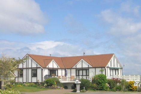 Photo of property in 13 Kempton Place, Richmond Heights, Taupo, 3330