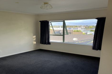 Photo of property in 70 Whitford Road, Botany Downs, Auckland, 2014