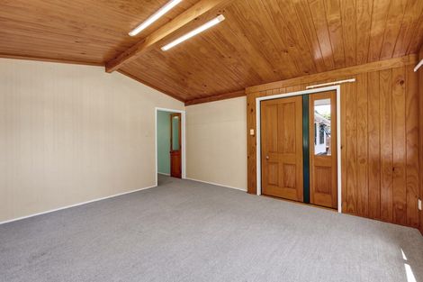 Photo of property in 15 Awanui Street, Merrilands, New Plymouth, 4312