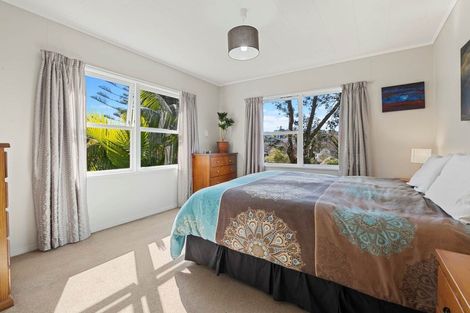 Photo of property in 18 Arosa Place, Forrest Hill, Auckland, 0620